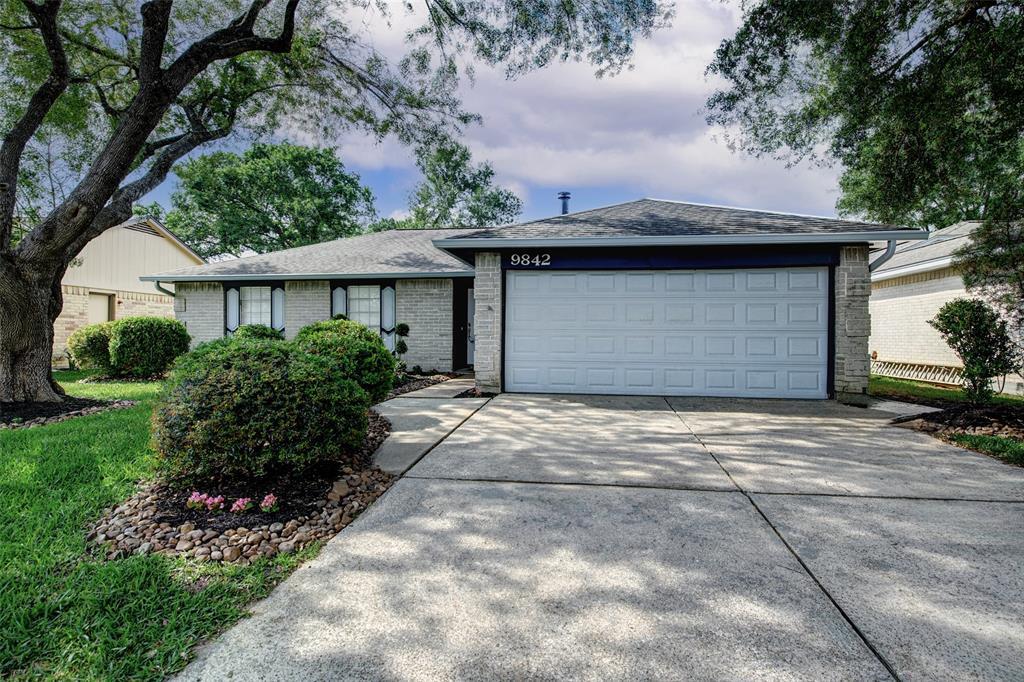 Foto principal - 9842 Shell Rock Rd