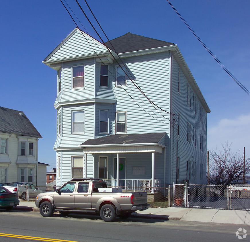 Building Photo - 867 Broadway