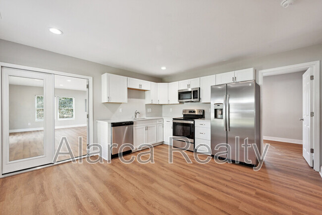 Building Photo - 1217 Skyview Rd