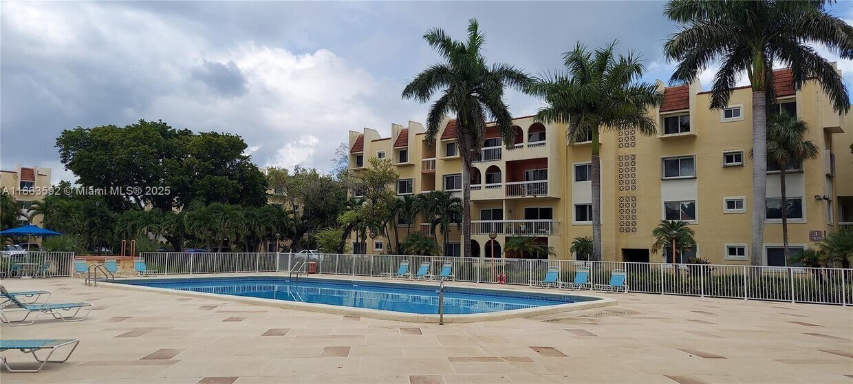 Foto principal - 7850 Camino Real