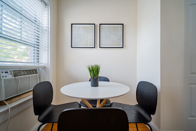 Foto del edificio - 2989 N Lawndale Ave