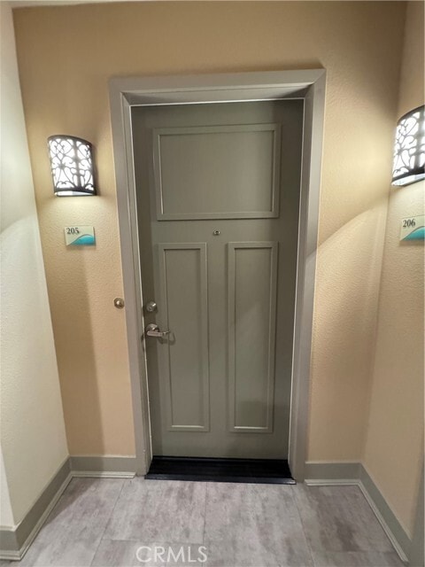 Building Photo - 627 Deep Valley Dr