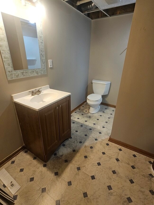 Building Photo - 830 Division St