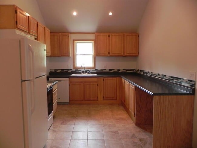 Building Photo - 803 E Water St