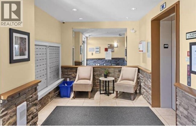 Building Photo - 11887 Burnett St.