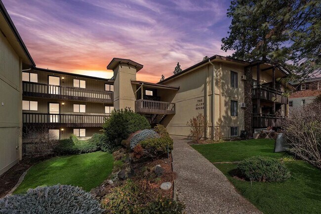Foto del edificio - 844 W Cliff Dr
