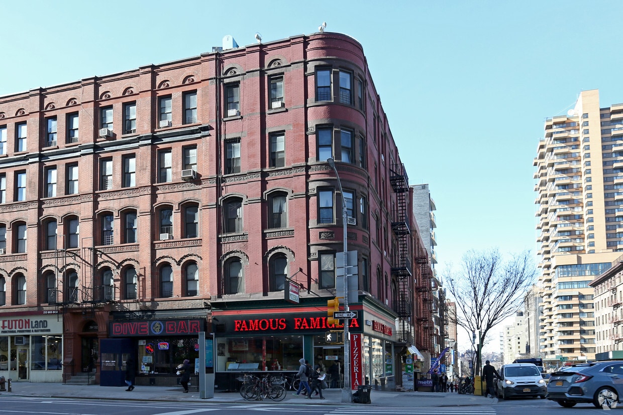 Building Photo - 200 W 96th St