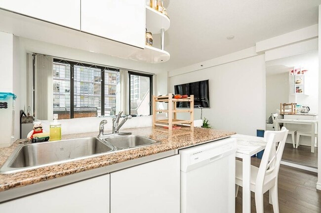 Photo du bâtiment - 1189 Howe St