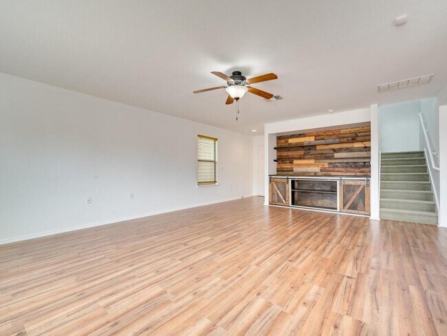 Foto del edificio - 6705 Crosne St