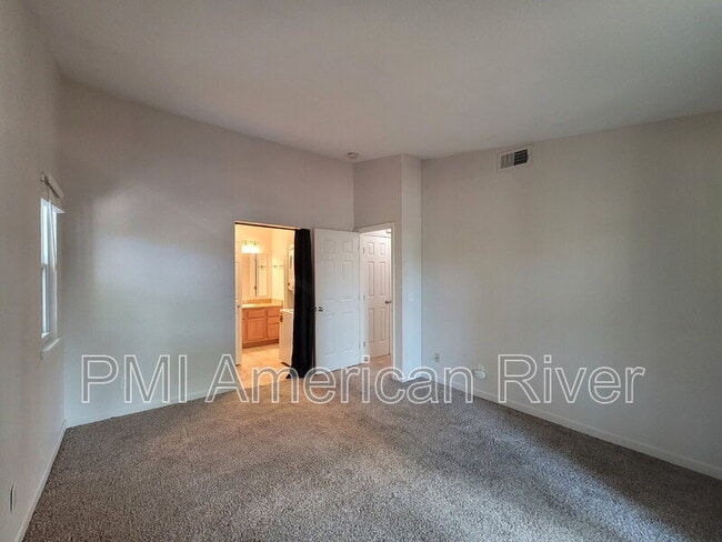 Building Photo - 7131 Stella Ln