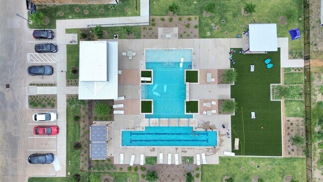 Foto del edificio - 8407 Arden valley Ln