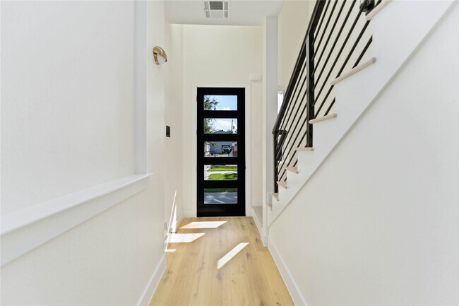 Building Photo - 4605 Siegel St