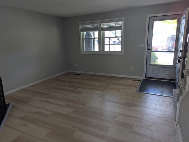 Foto del edificio - 160 Winterwood Dr