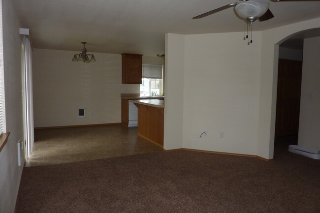 Building Photo - Upper Level 2 Bedroom Apt. Eatonville