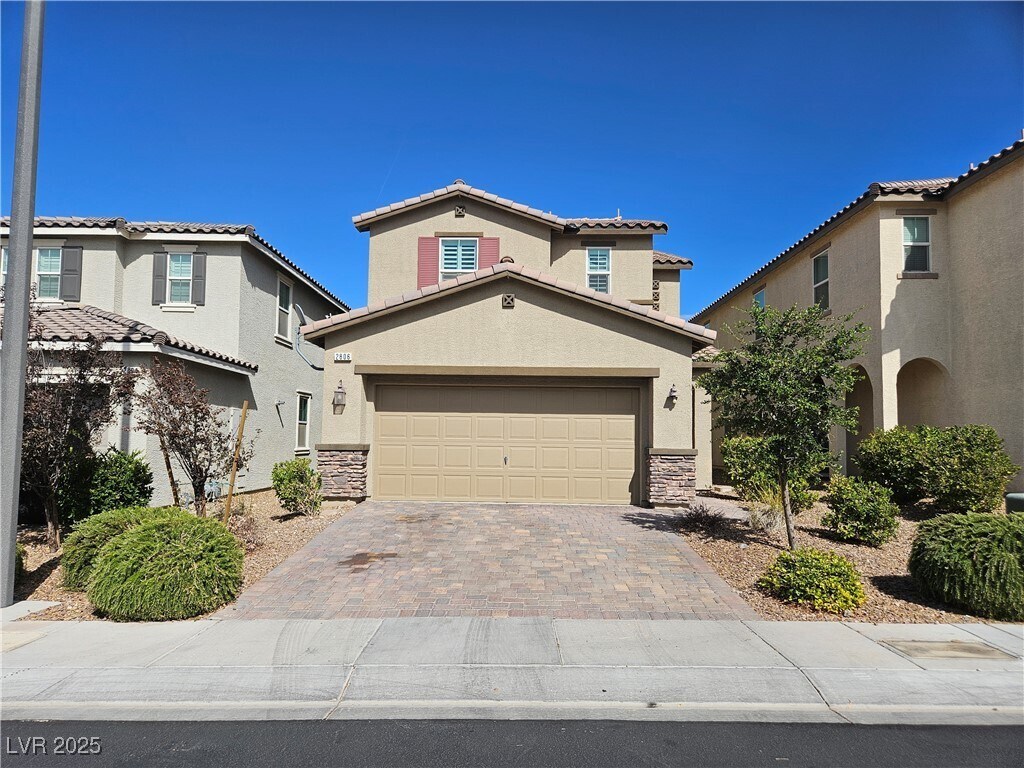 Foto principal - 2806 Falling Mist St