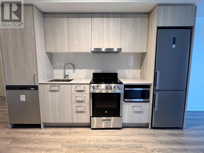 Building Photo - 195 Commerce St