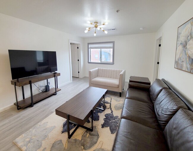 Building Photo - Remodeled Condo in Norman