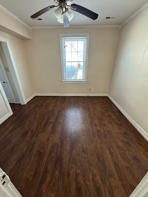 Foto del edificio - 2215 Bainbridge St