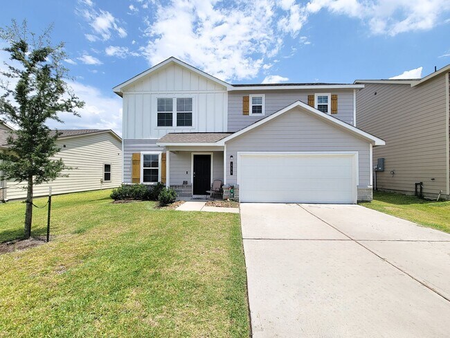 Foto del edificio - 2 Story Home in the Crown Point Community!...