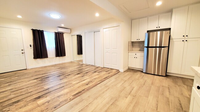 Foto del edificio - 8326 Sheffield Rd