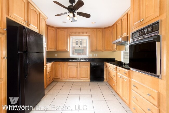 Building Photo - 3 br, 2.5 bath House - 228 Cedar Crest