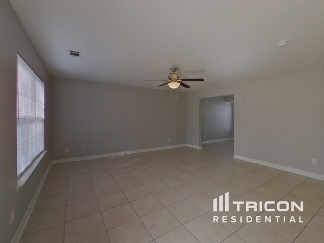 Foto del edificio - 1711 Southwind Dr