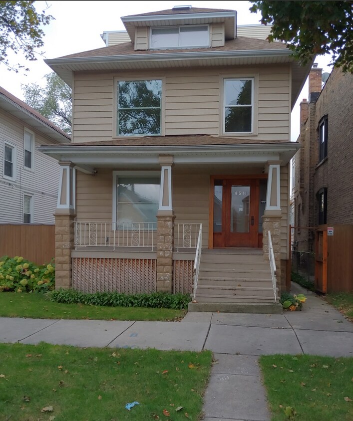 4511 W Deming Pl Unit 2, Chicago, IL 60639 Apartments in Chicago, IL