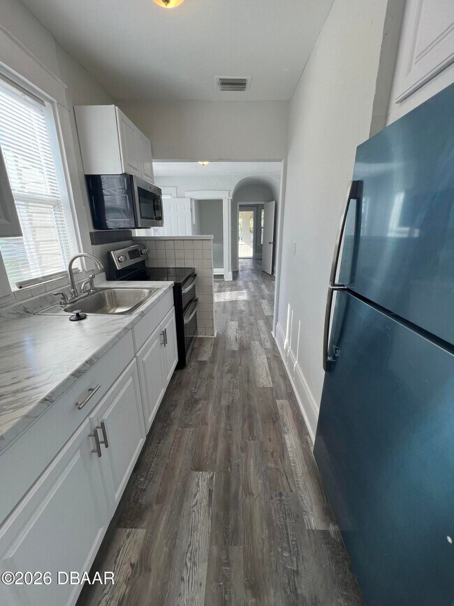 Foto del edificio - 209 Taylor Ave