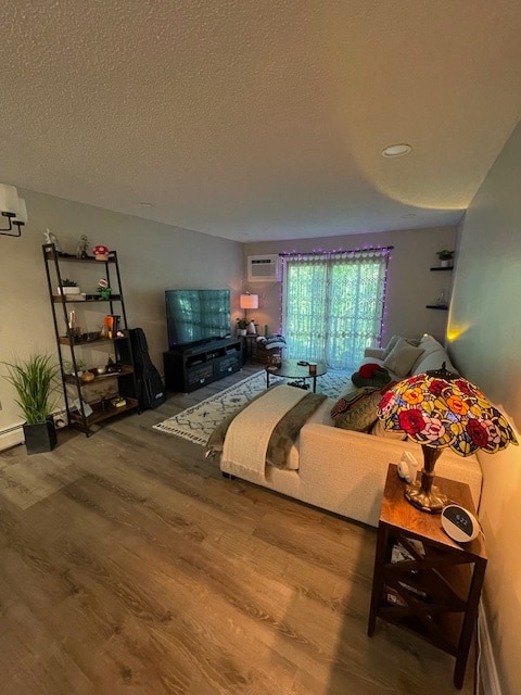 Large living/dining area - 120 Fisherville Rd