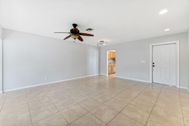 Building Photo - 207 Sims Creek Dr