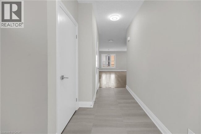 Photo du bâtiment - 273 Woodbine Ave