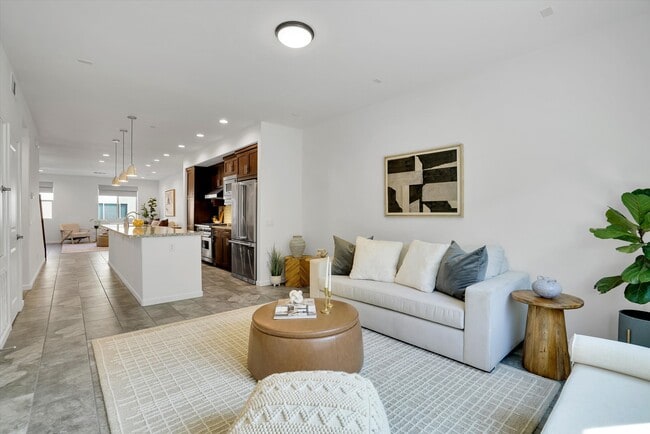 Foto del edificio - 1512 W Artesia Sq