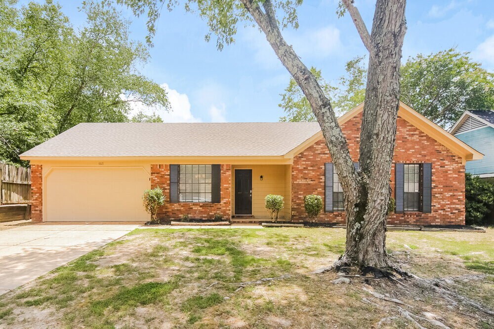 Foto principal - 6621 Lake Valley Dr