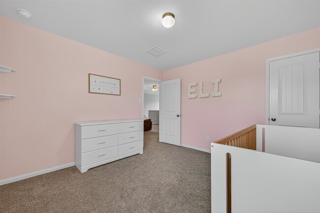 Foto del edificio - 10314 Douglas Fir Villa Ave