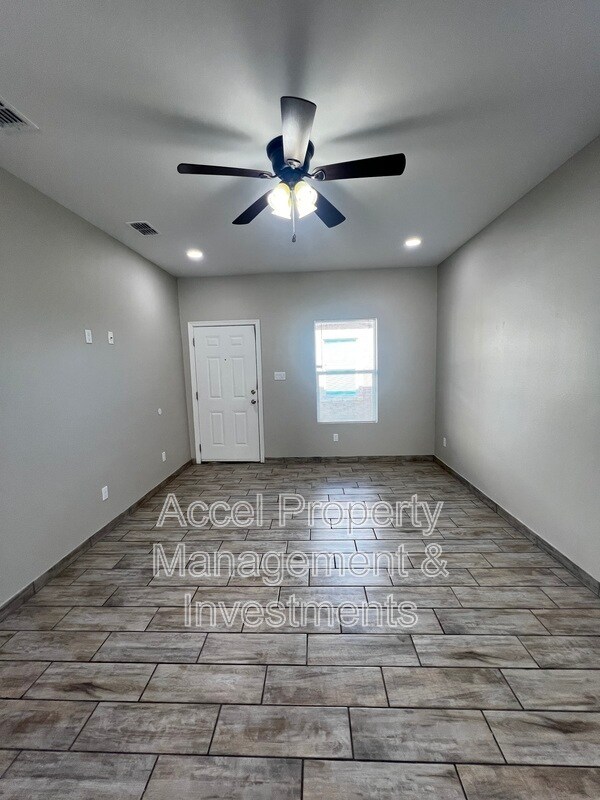 Foto del edificio - 1327 W Garfield Ave