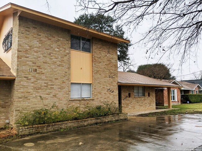 Building Photo - 2330 Blossom Dr