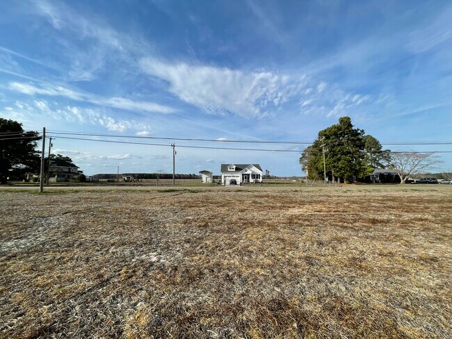 Building Photo - 888 N Carolina Hwy 343 S
