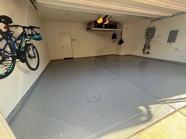 Building Photo - Gorgeous Citro Townhome for Rent