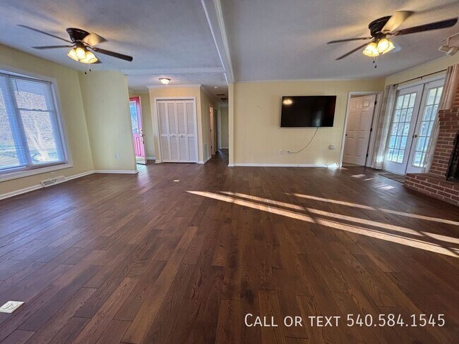 Foto del edificio - 136 Grimes St