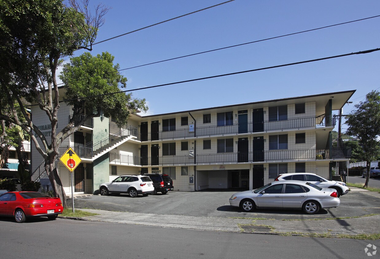 Primary Photo - Punahou Court