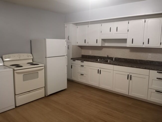 Foto del edificio - 2 bedroom Bungalow!