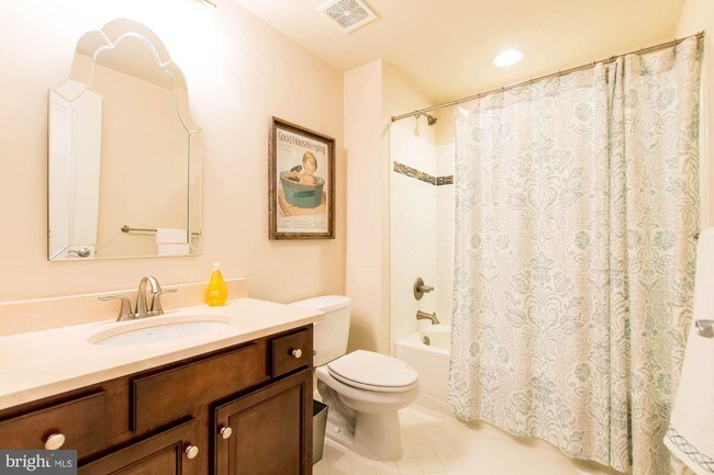 Building Photo - 11033 Hunters View Rd