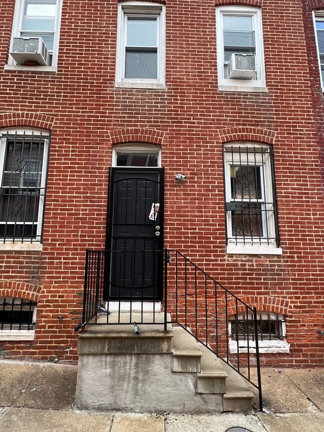 Building Photo - 1713 N Dallas St