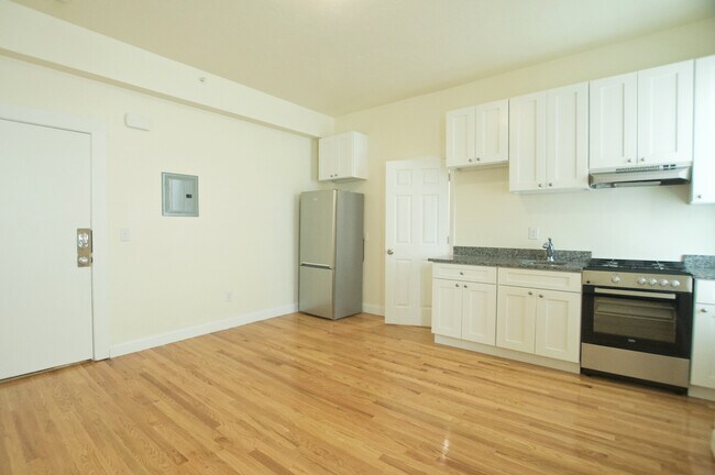 Building Photo - 501 E Broadway