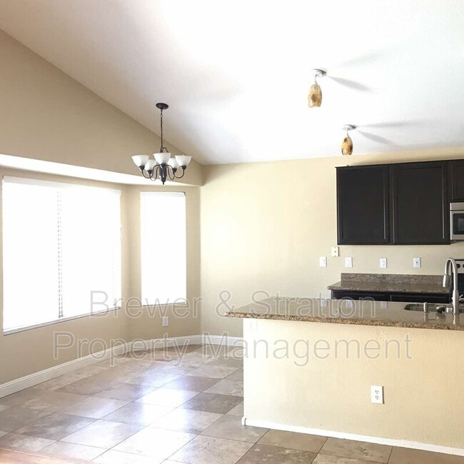 Building Photo - 17732 N Lupine Trail