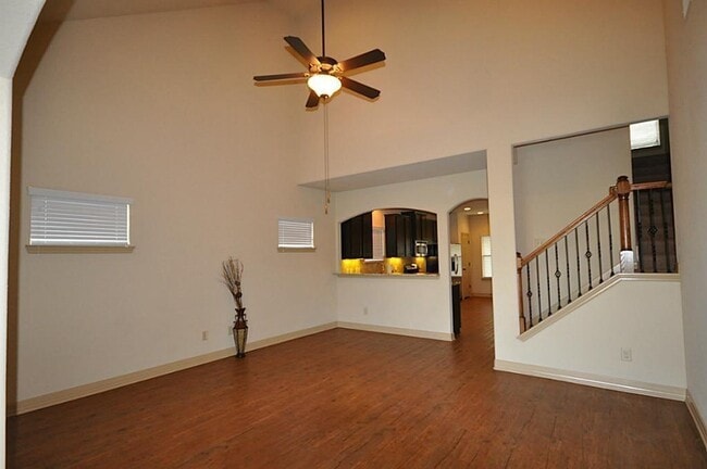 Building Photo - 10232 Stone Gate Dr