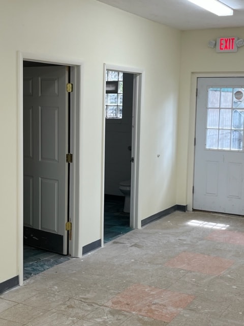 Building Photo - 826 Midland Ave