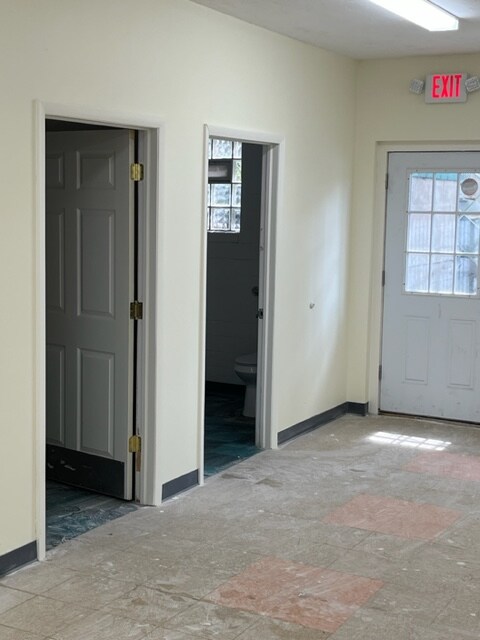 Foto del edificio - 826 Midland Ave