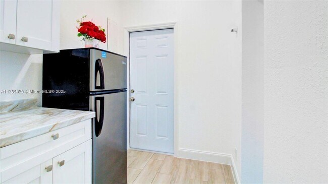 Building Photo - 6110 S Waterway Dr