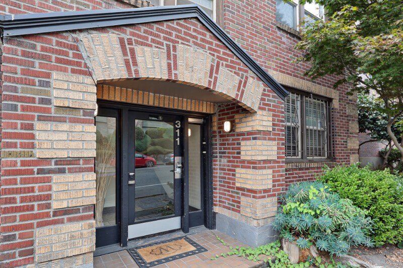 Foto principal - 311 12th Ave E